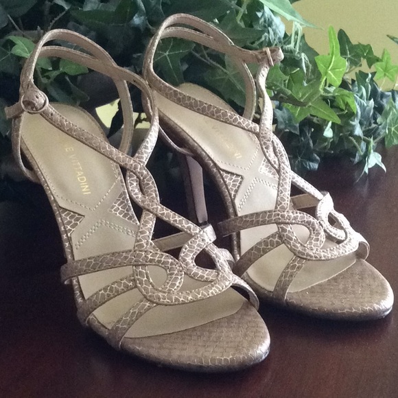 ADRIENNE VITTADINI SIZE 6 GOLD GROVIS DRESS SANDAL - Picture 6 of 8